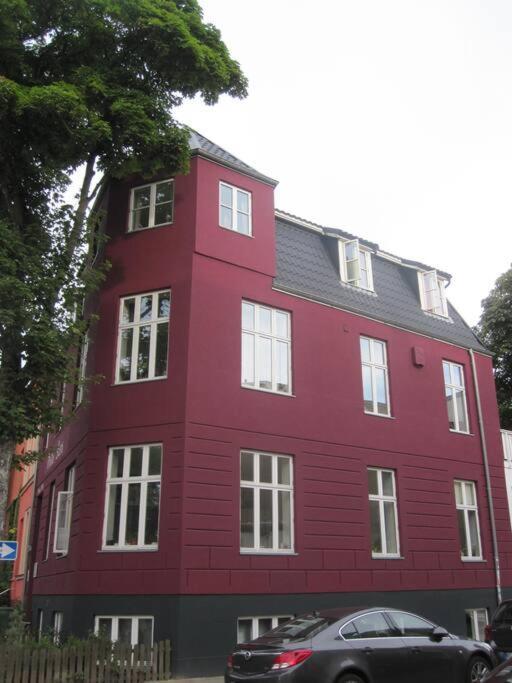 Sunny Apartment At Rostock - Pink Экстерьер фото